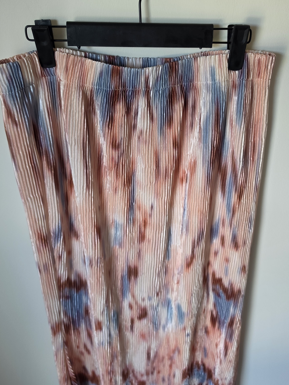 Pleated Tie Dye Maxi Skirt - Picture 6 of 15